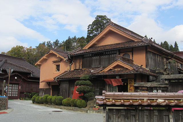 写真はスバルの月刊誌カートピア1月号で訪れたの岡山高梁市にある吹屋ふるさと村。