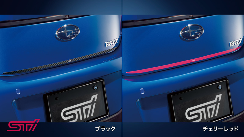 STI トランクリッドガーニッシュ