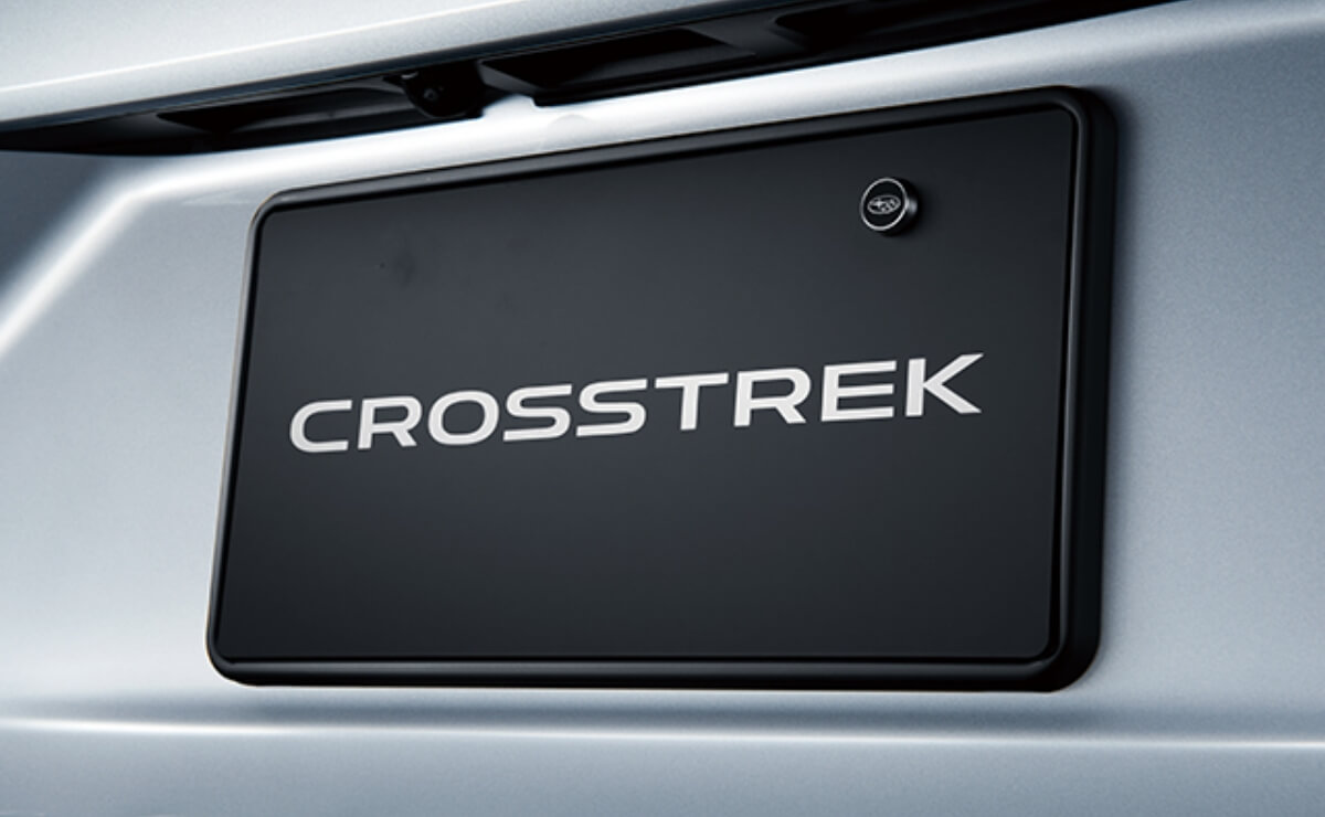 スバル純正クロストレック用ナンバープレートベース