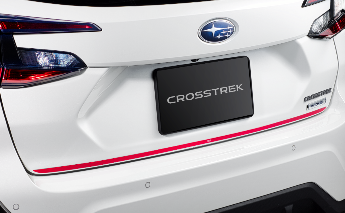 STI テールゲートガーニッシュ：スタイルブック | クロス