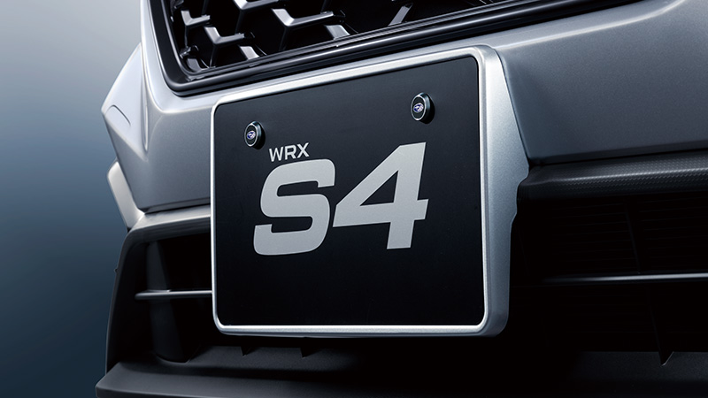 【スバル WRX S4 アクセサリーサイト】トランクガーニッシュ（メッキ）の説明