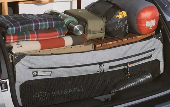 キャンプ道具を積んでいるクロストレック