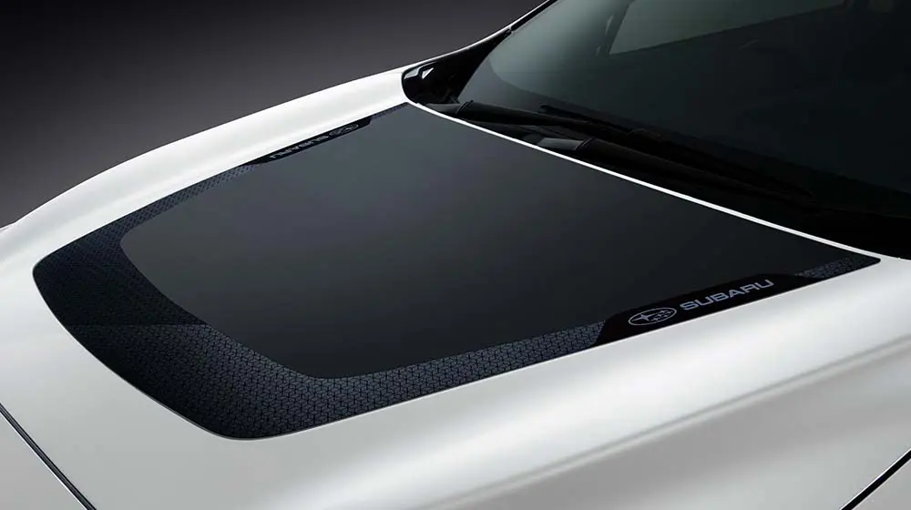 アクティブさを強調し、照り返しも抑えるフードデカール