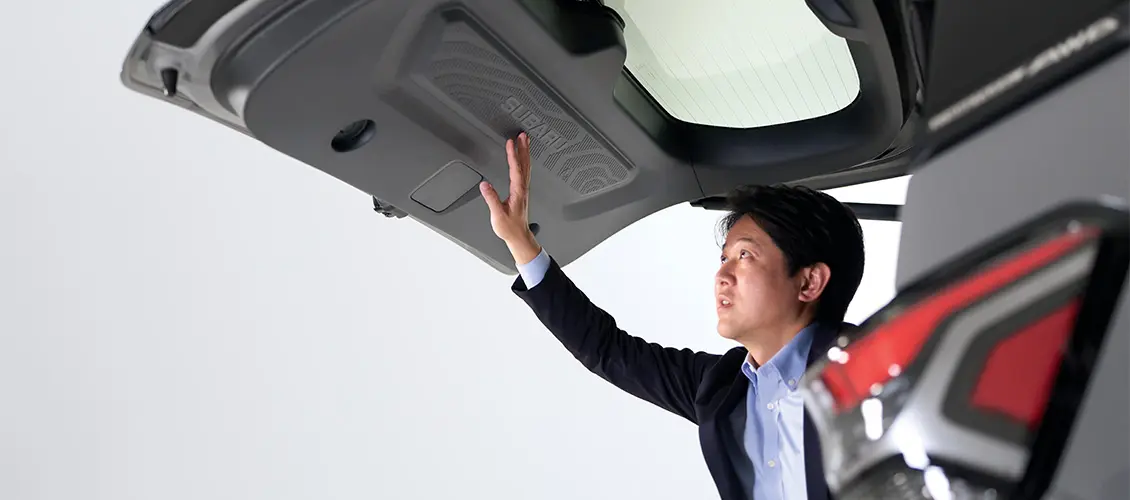 フォレスター リヤゲートトリム