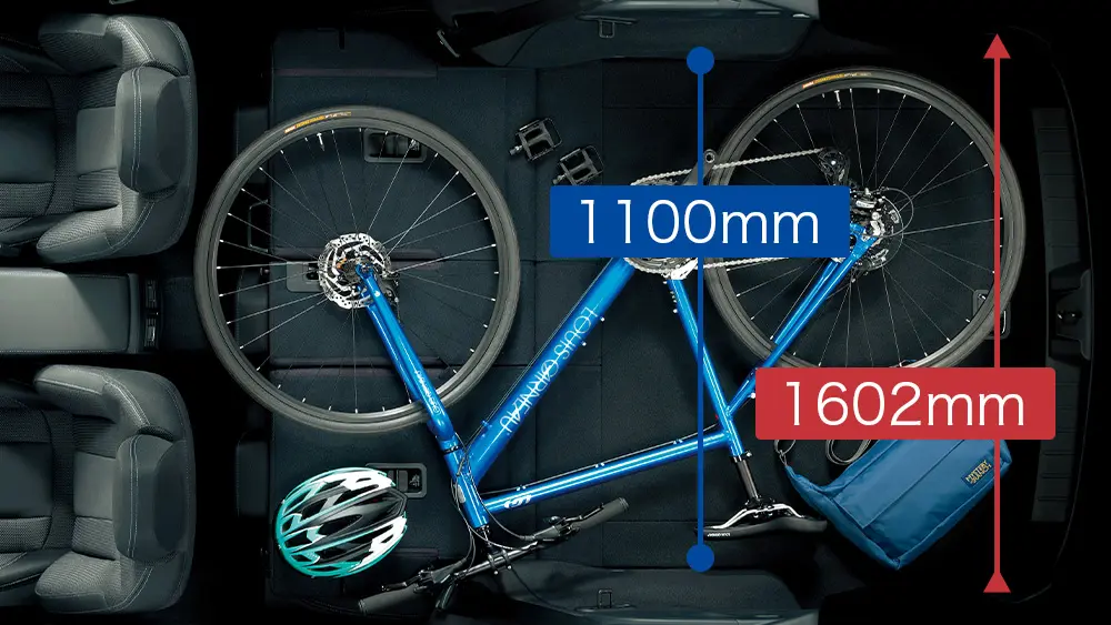 荷室フロア幅(ホイールハウス側)1100mm、荷室フロア最大幅1602mm