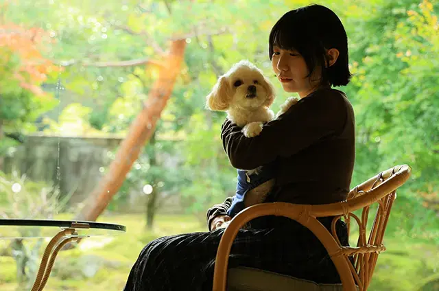 伊豆長岡温泉三養荘 ワンちゃんとくつろぐイメージ