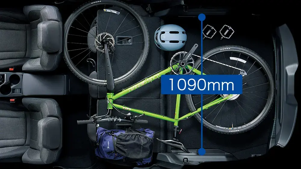 クロストレック 荷室寸法