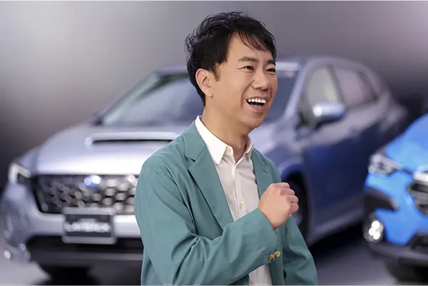 インタビュー中の藤井隆さん