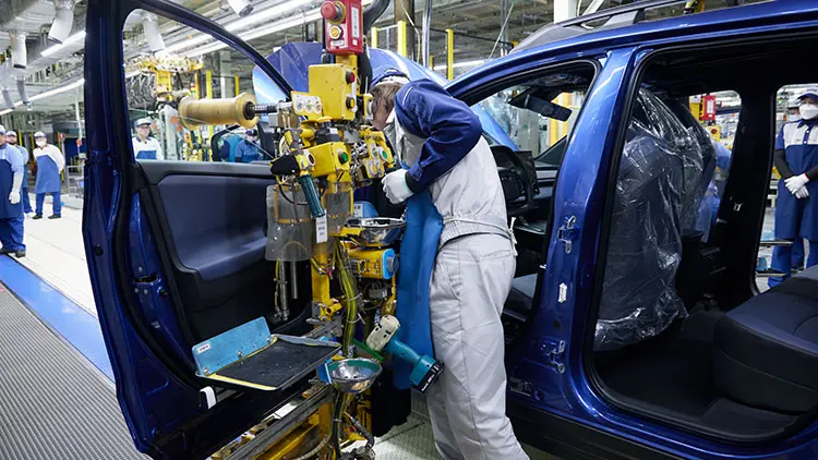 ドアを取り付けて組み立て完了、完成検査へ