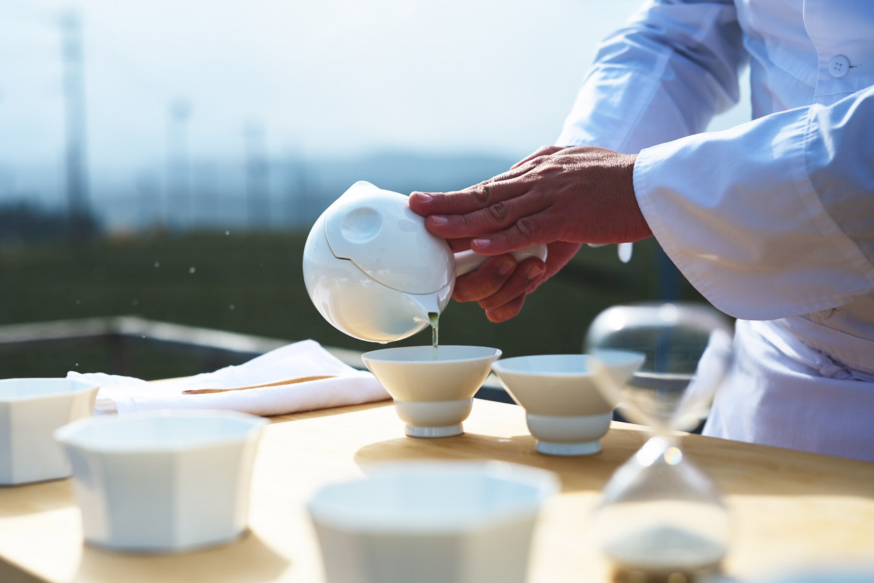 佐賀県 「Tea tourism」茶塔で入れる緑茶 | SUBARU グランドツーリングNIPPON