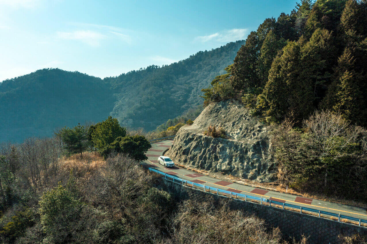 広島県 「野呂山」の山道を駆けるレヴォーグ | SUBARU グランドツーリングNIPPON