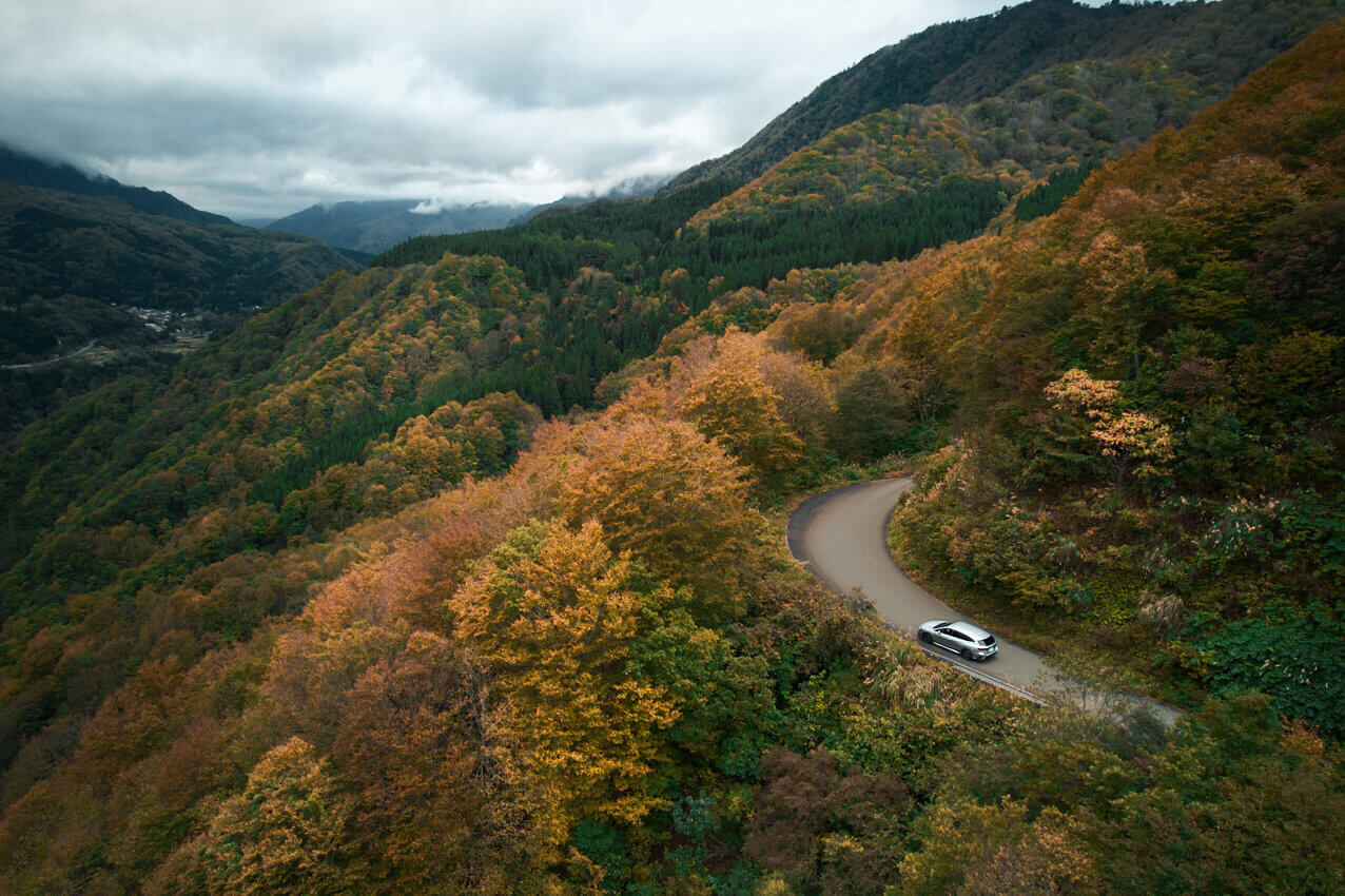 新潟県 秋山郷の雄大な景色とレヴォーグ | SUBARU グランドツーリングNIPPON