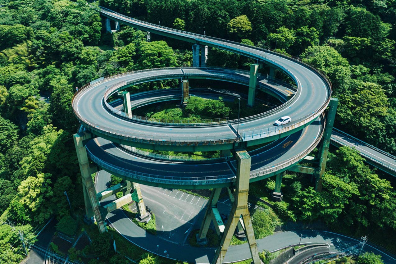 静岡県 上空から見た河津七滝ループ橋 | SUBARU グランドツーリングNIPPON