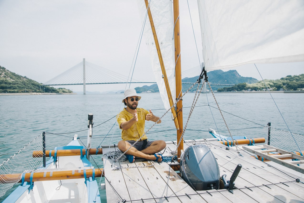 愛媛県 カタマランヨットで帆を張る「島旅BASECAMP」オーナー齋藤サムさん | SUBARU グランドツーリングNIPPON