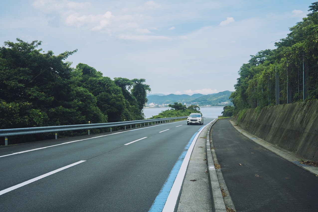 愛媛県 宇和島の山道を走るレヴォーグ | SUBARU グランドツーリングNIPPON