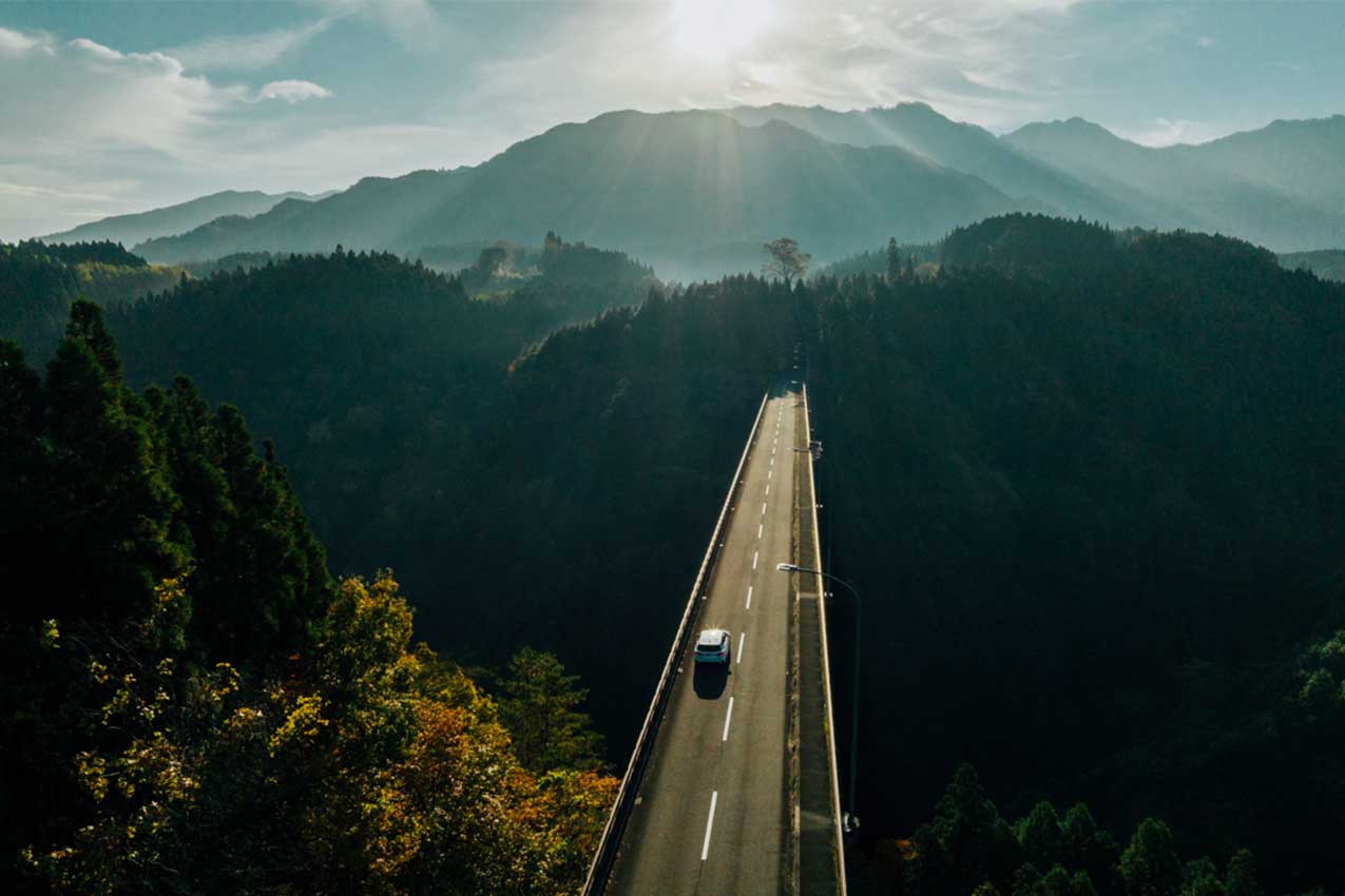 大分県 神原渓谷大橋を走るレヴォーグ | SUBARU グランドツーリングNIPPON | SUBARU | レヴォーグ
