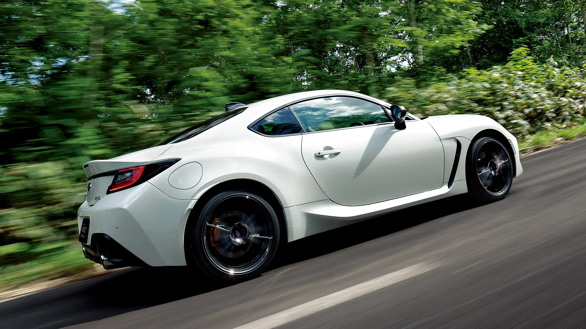 SUBARU BRZ　サイド走行イメージ