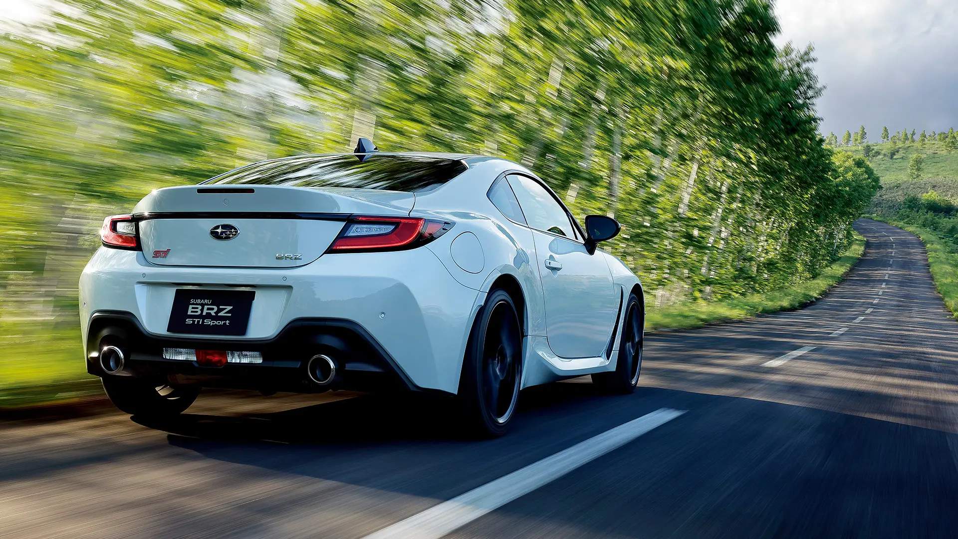 SUBARU BRZ リヤスタイル 走行イメージ