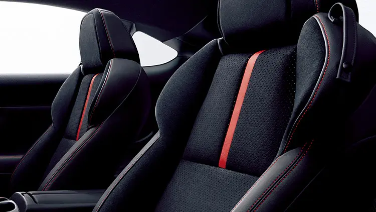 SUBARU BRZ S　ウルトラスエード®/B本革（レッドステッチ＋レッドアクセント）