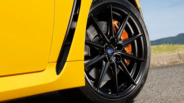 YELLOW EDITION　18インチアルミホイール（マットブラック塗装）