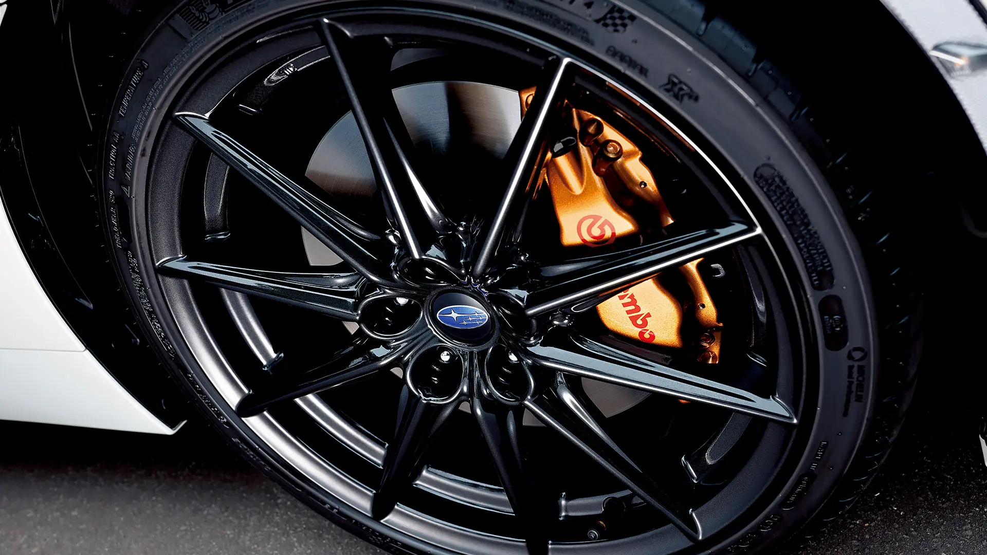 SUBARU BRZ STI Sport　brembo製17インチフロント&リヤベンチレーテッドディスクブレーキ