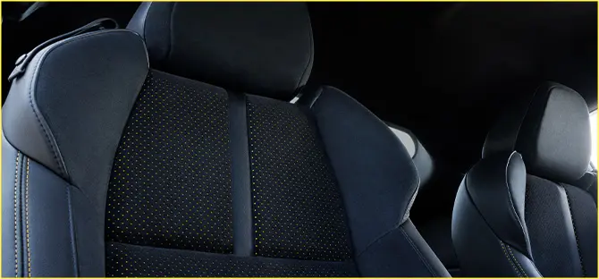 SUBARU BRZ Yellow Edition ウルトラスエード®&本革シート（ブラック、イエローステッチ+イエローパーフォレーション）