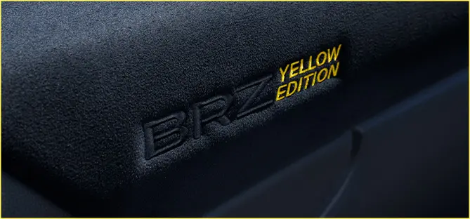 SUBARU BRZ Yellow Edition ドアアームレスト（ブラック、イエローステッチ）