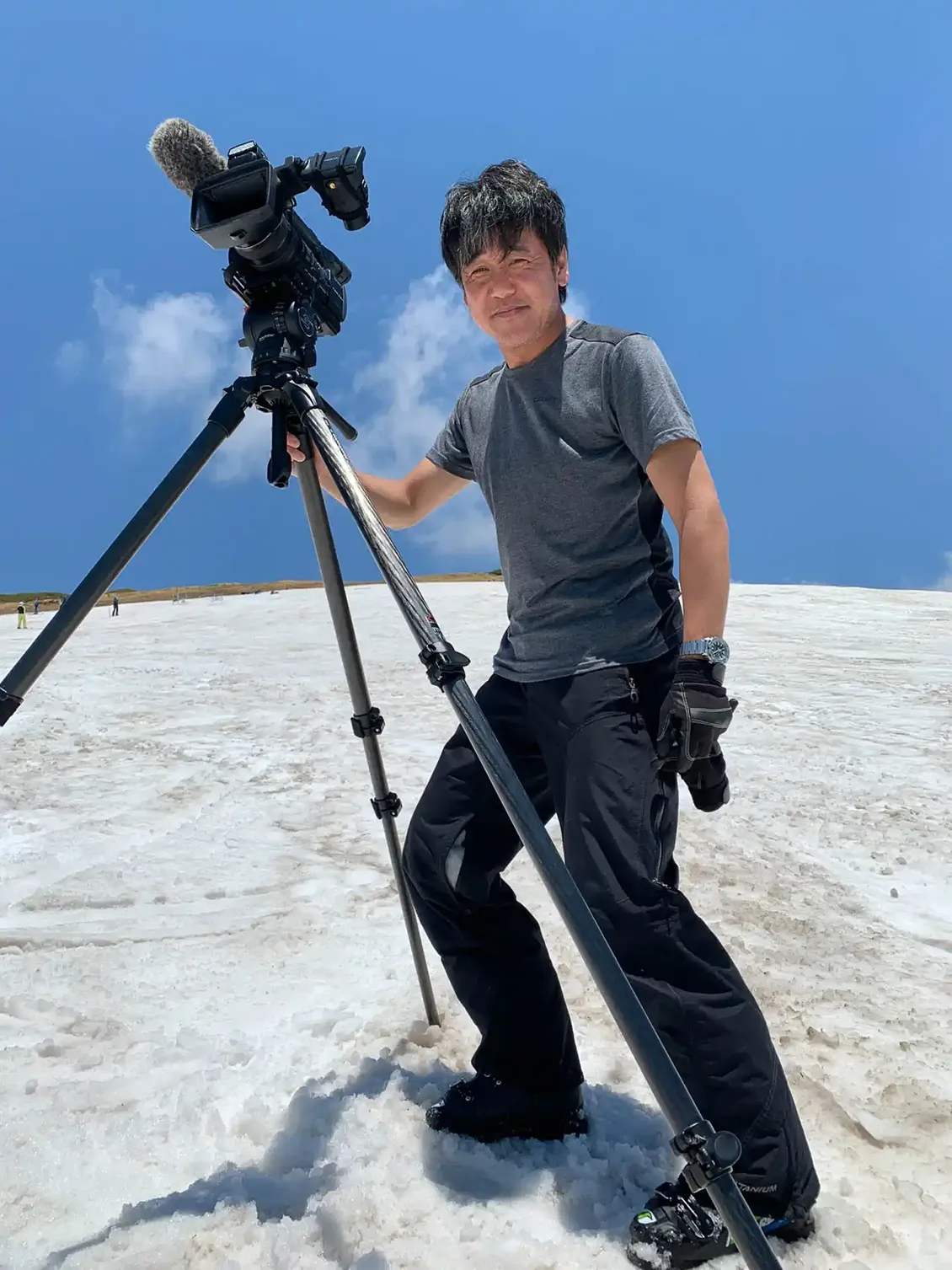 スキー関連の映像撮影のため20代から国内外を巡る鈴木さん