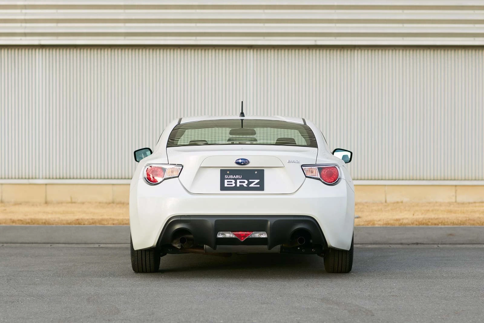 初代 SUBARU BRZの外装 真後ろ