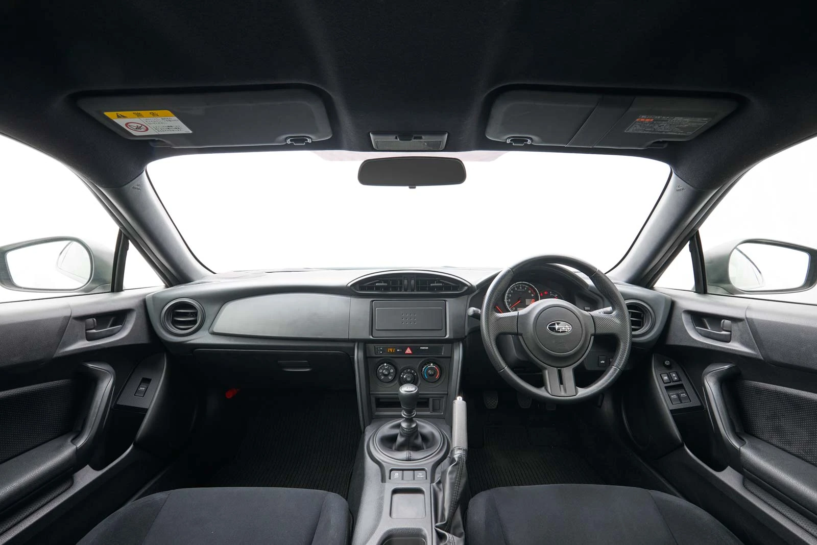 初代 SUBARU BRZの内装 前席