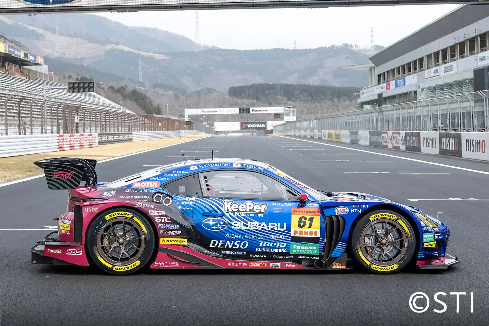 SUBARU BRZ GT300 2026の外装 真横