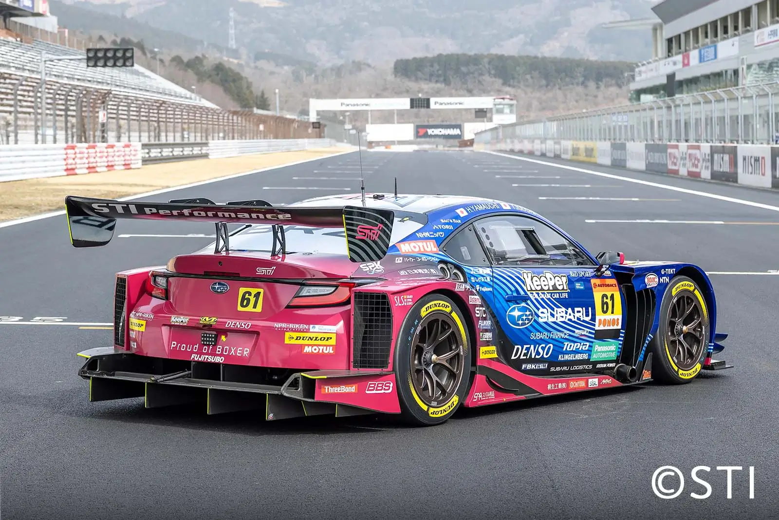SUBARU BRZ GT300 2026の外装 斜め後ろ