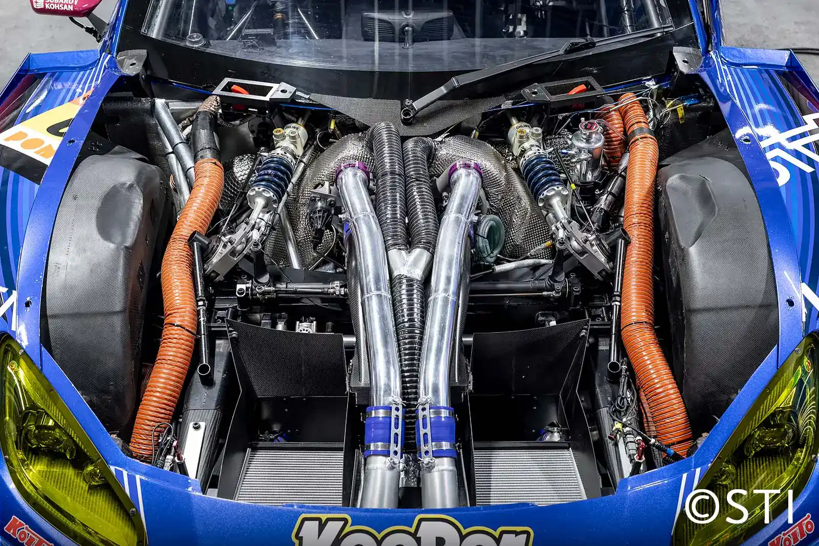 SUBARU BRZ GT300 2026のエンジンルーム