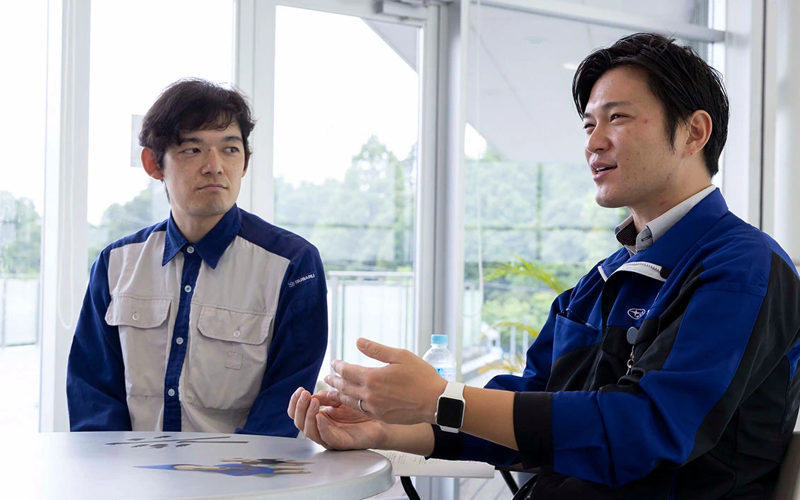 トークをする恩田さんと佐藤さん