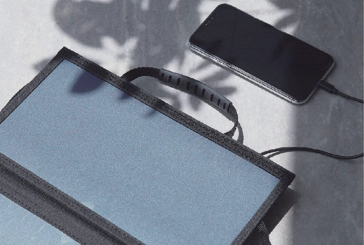 ELECOM モバイルソーラー充電器 イメージ