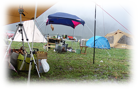 前回のキャンプの回想（土砂降りの雨）