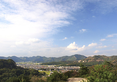 兵庫県加古川市と高砂市の市境にある高御位山