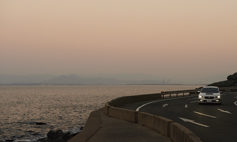志賀島の金印海道を走るレヴォーグ1.6STI Sport EyeSight