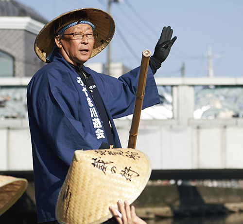 船頭のお一人の中村明雄さんの歌声は、バンド活動仕込みなのだとか。