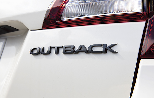 LEGACY OUTBACK リアエンブレム