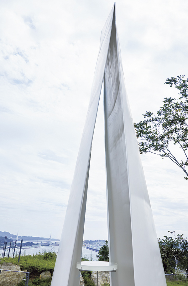 カートピア 気仙沼市復興祈念公園にある祈りの帆（セイル） | SUBARU