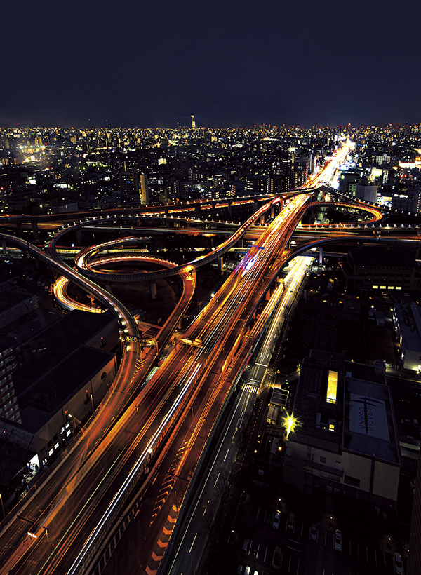 カートピア 東大阪市役所本庁舎の展望ロビーから見た夜の東大阪ジャンクション | SUBARU