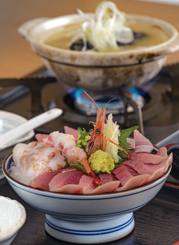 カートピア 氷見漁港で食べることができる海鮮丼、氷見浜丼 | SUBARU