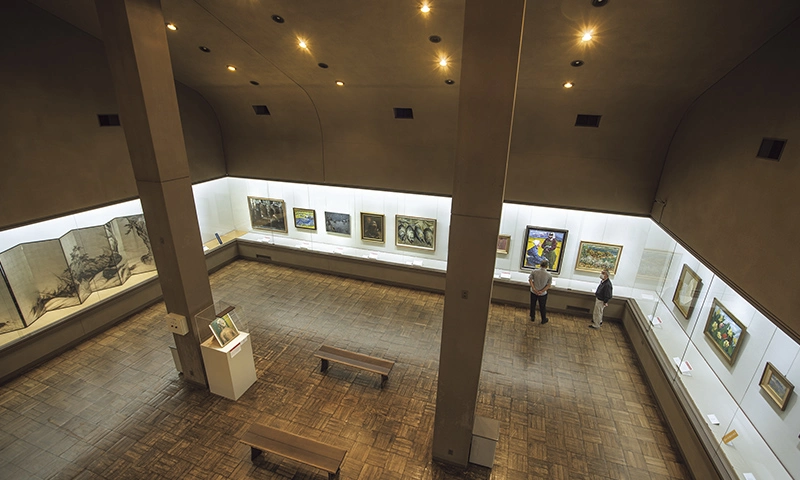 カートピア 主に絵画が展示されている、本間美術館の美術展覧会場 | SUBARU
