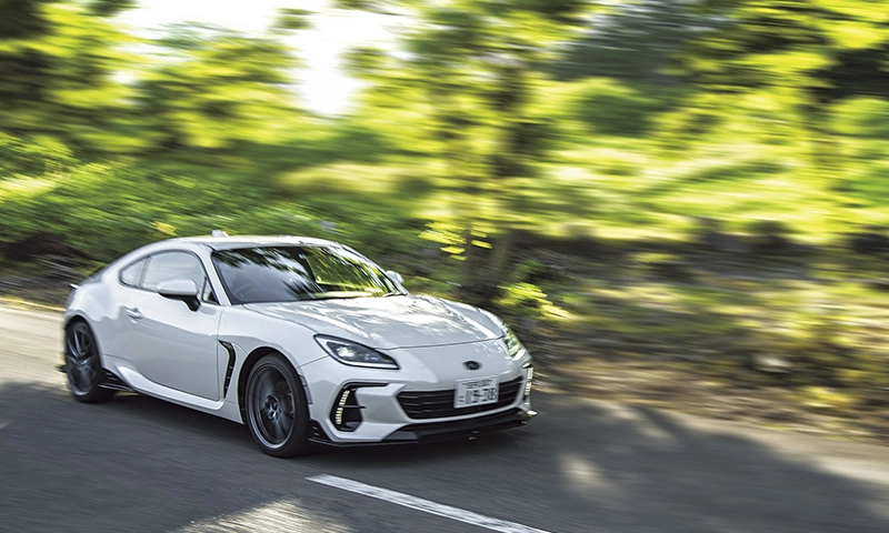 カートピア 緑の中を駆け抜けるSUBARU BRZ | SUBARU