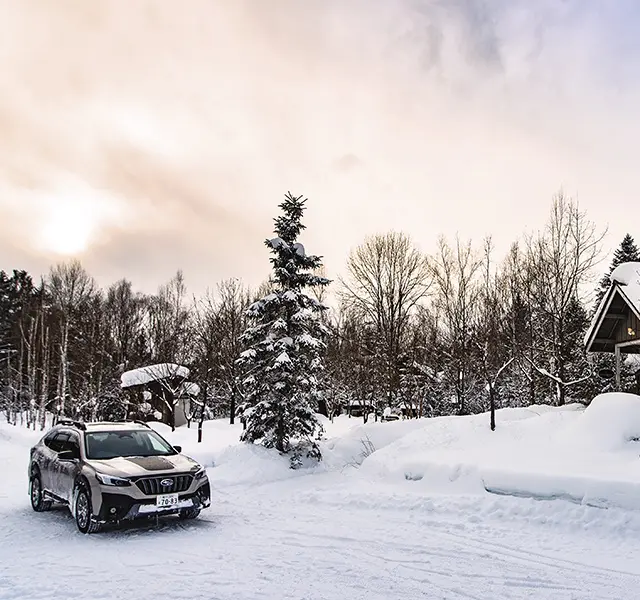 カートピア 夕陽にボディカラーが映える、レガシィ アウトバックイメージ | SUBARU