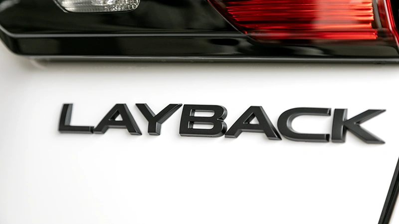 カートピア ラスターブラック塗装のリヤオーナメント | SUBARU