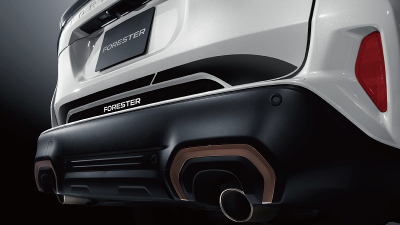 カートピア 純正アクセサリーのリヤデカールを貼ったフォレスター | SUBARU