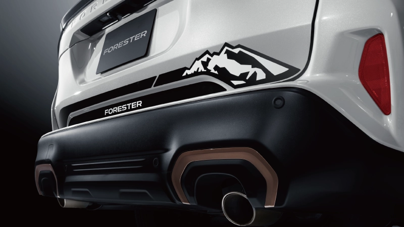 カートピア リヤゲートに純正アクセサリーの山デカール（マッキンリー山）を貼ったフォレスター | SUBARU