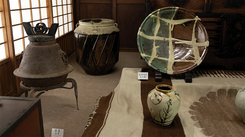 カートピア 濱田庄司記念益子参考館に展示されている濱田庄司の作品 | SUBARU